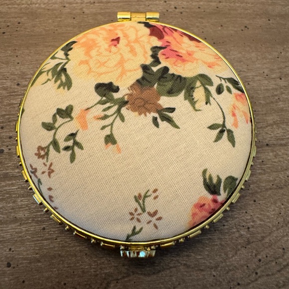 Floral Compact Mirror with Gold Butterfly Trim - Picture 2 of 4